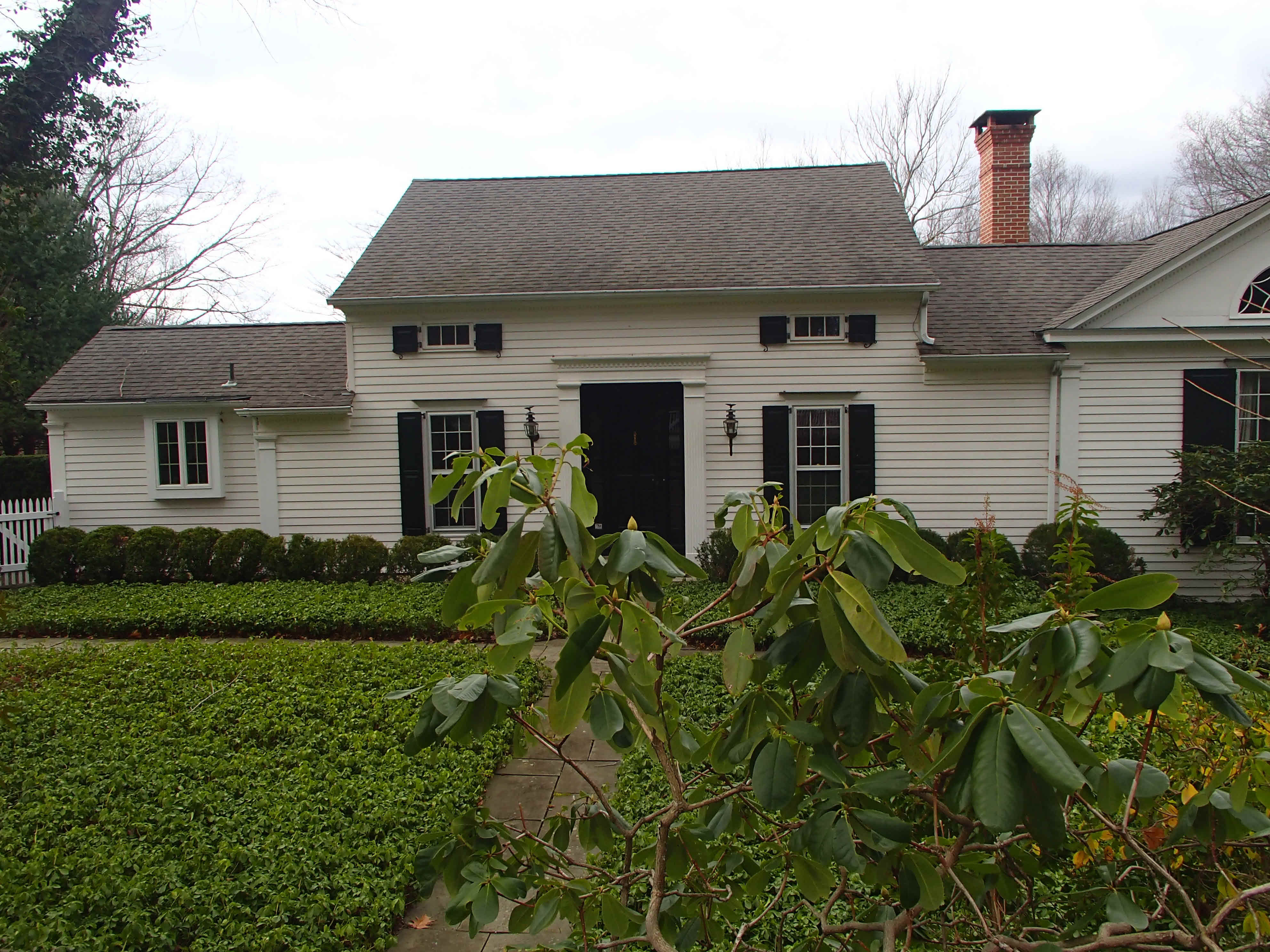 Building photograph for 225 SKYLINE RIDGE RD